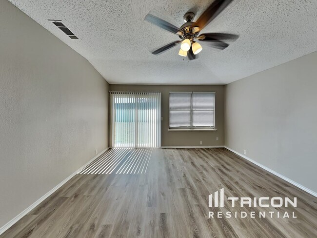 Photo - 232 Tulane Dr Casa