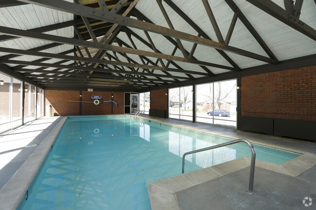 Longmeadow Apartments