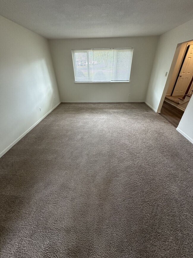 Photo - 3 Bedroom 2.5 Bathroom Condo!