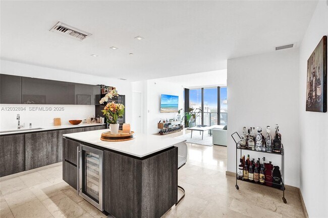Photo - 88 SW 7th St Unidad 2210