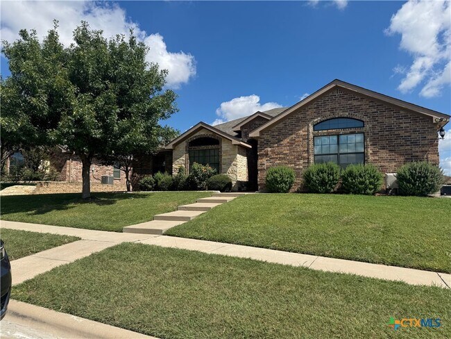 Photo - 2501 Traditions Dr House