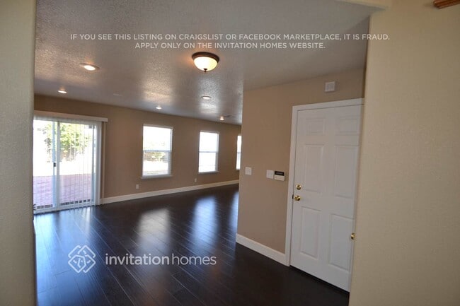 Photo - 823 Marsh Creek Dr