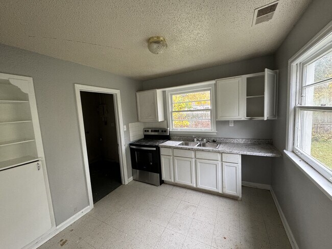 Photo - 2239 N Kenyon St