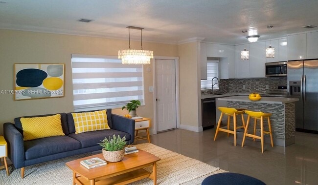 Photo - 1071 W 66th St