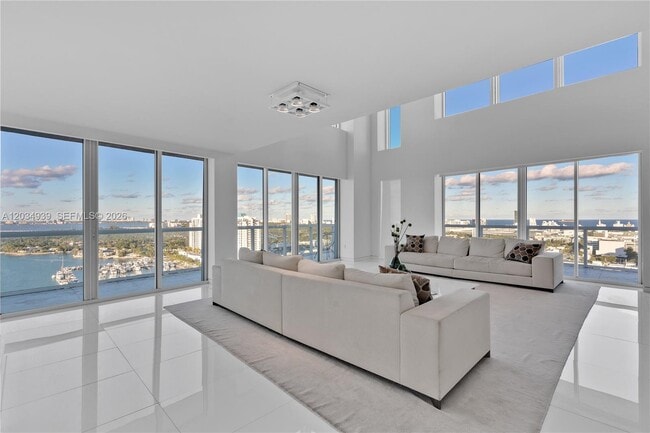 Photo - 10 Venetian Way Unit PH04