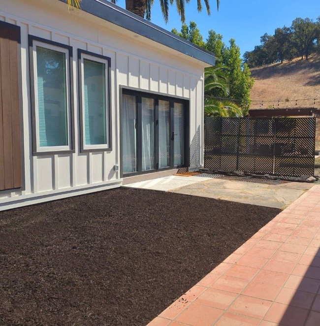 Building Photo - 1005 El Cajon Dr Rental