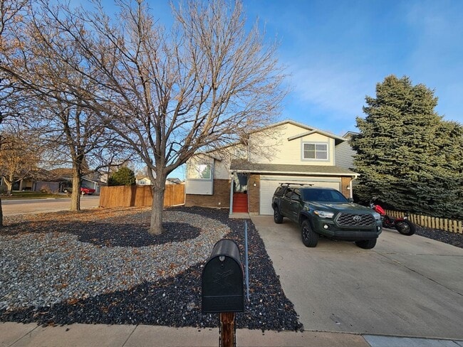 Photo - 3 Bed 2 Bath In Fountain Valley Ranch!!