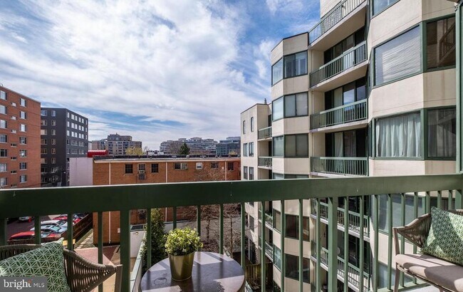 Photo - 955 26th St NW Unidad 506