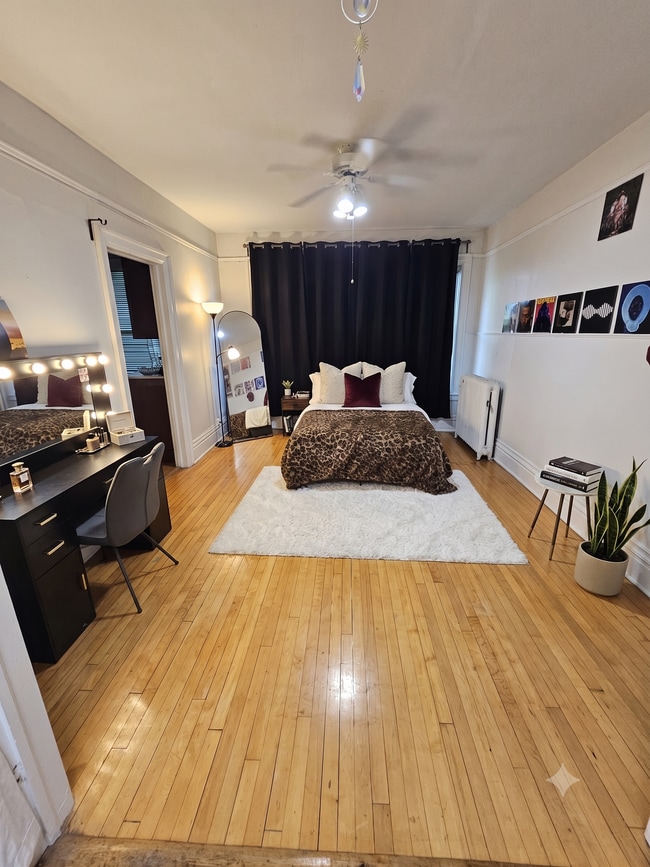 Photo - 433 State St