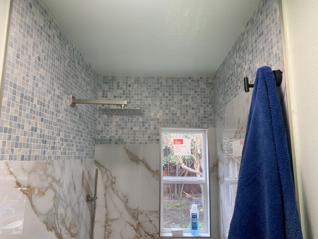 Photo - 667 Elm St Unidad B