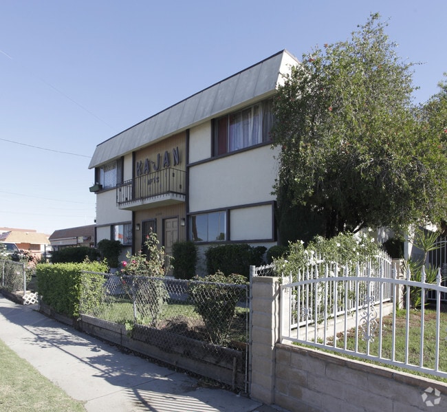 6340 Vineland