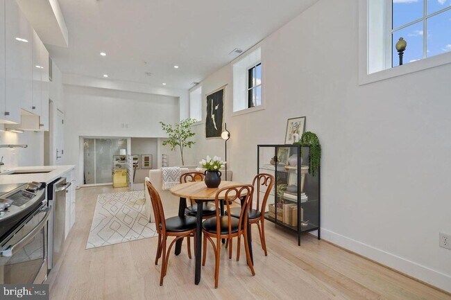 Photo - 1211 G St SE Unidad 1