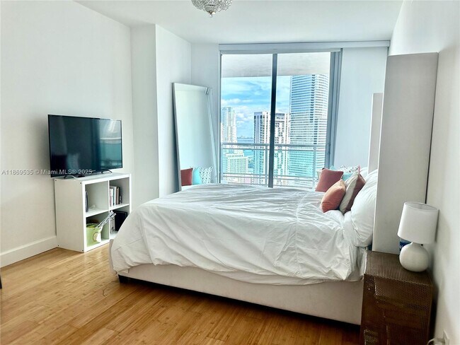 Photo - 350 S Miami Ave Unidad 3501