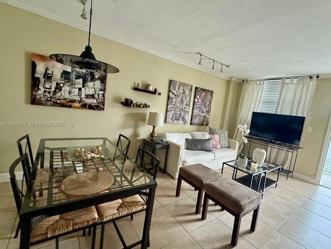 Photo - 910 Michigan Ave Unit 304