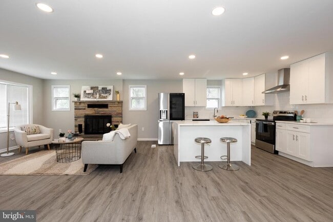 Photo - 9520 48th Ave