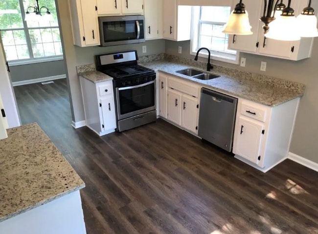 Photo - 608 Amberwood Pl