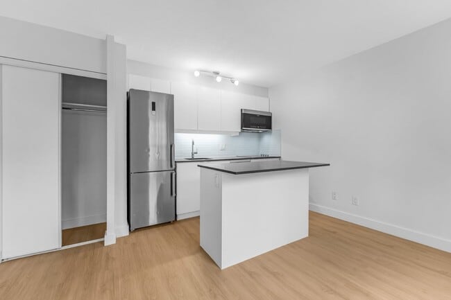 Photo - 145 York St Unit 1008