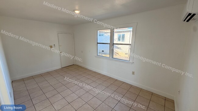 Photo - One Bedroom Back house- Available Now!