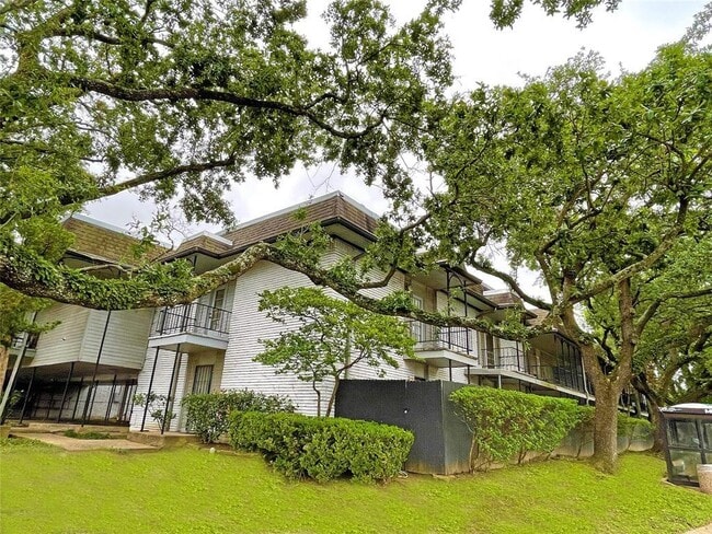 Photo - 3300 Yorktown St Condo Unit 17