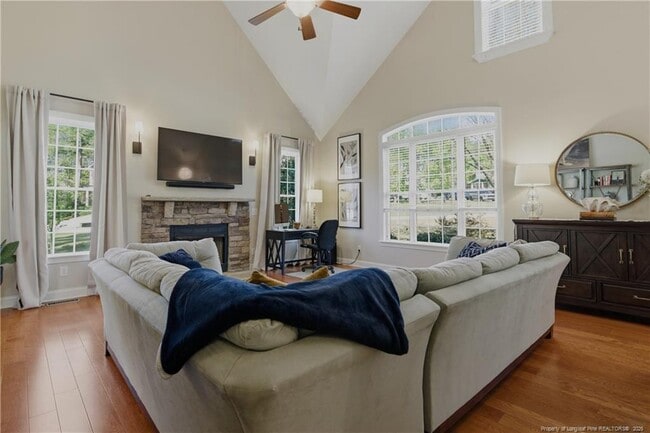Photo - 14 Spring Water Ct