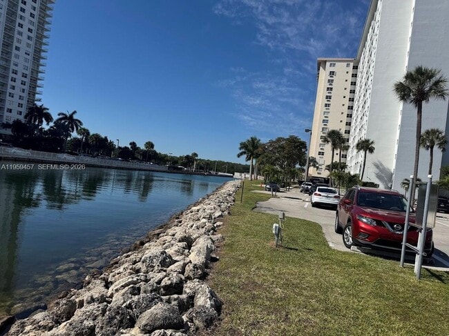 Photo - 400 Kings Point Dr Unit 706