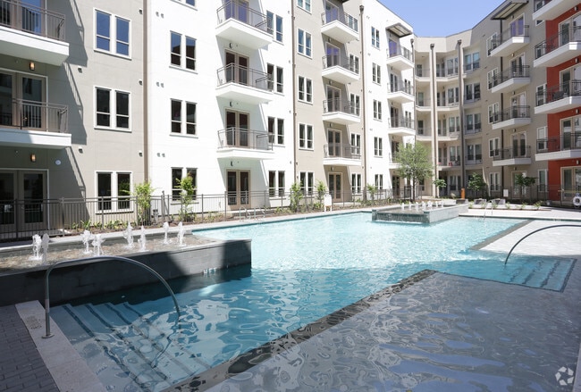 Photo - Cortland Las Colinas