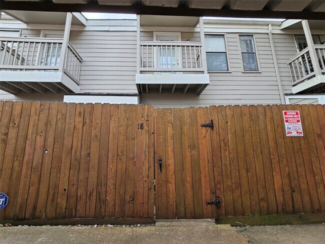 Photo - 11710 Southlake Dr Unit 18