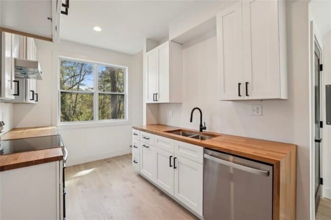 Photo - 1792 Charles Pl NW