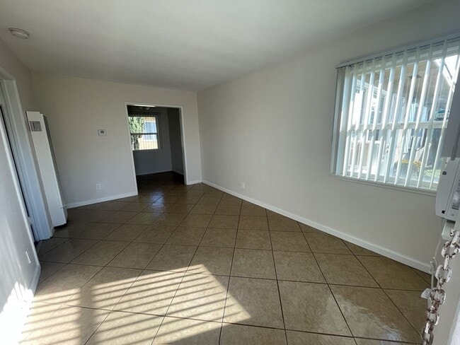 Building Photo - 315 Unit 11