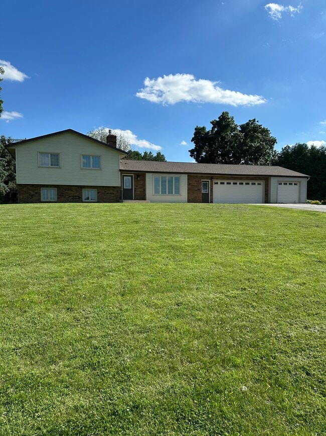 Building Photo - 73221 MN-16 Rental