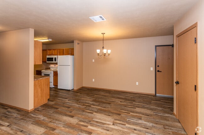 2BR, 1BA - 1,080SF