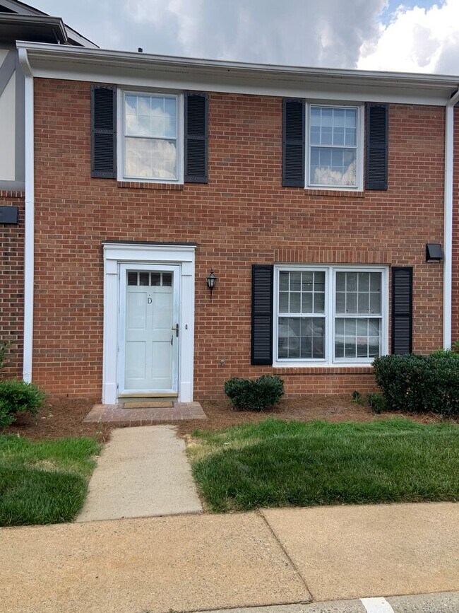 Great 3 BR Hamilton Village Townhouse w/ N... - Great 3 BR Hamilton Village Townhouse w/ N...