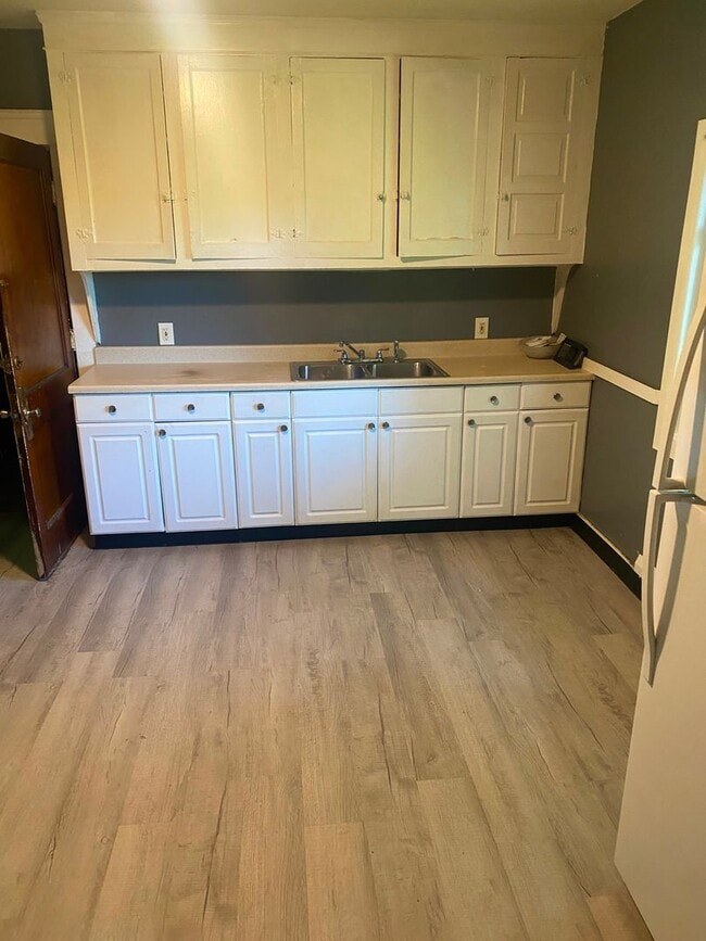 Photo - 3155-3155 W 48th St Unidad Back Upper