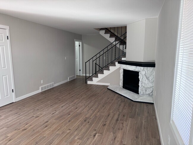 Photo - 7454 W Roxbury Pl