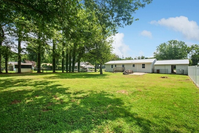 Photo - 106 Napier Dr