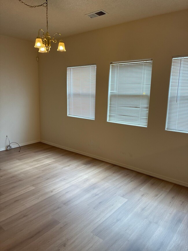 Photo - 5401 Saturnia Rd NW