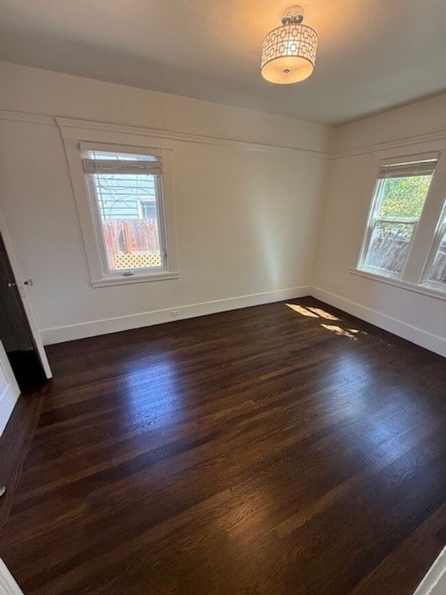 Photo - Burlingame Charming One-Bedroom Home Open Saturday 3:30pm