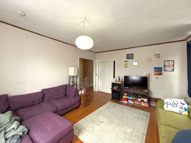 Photo - 19 Strathmore Rd Unit 2