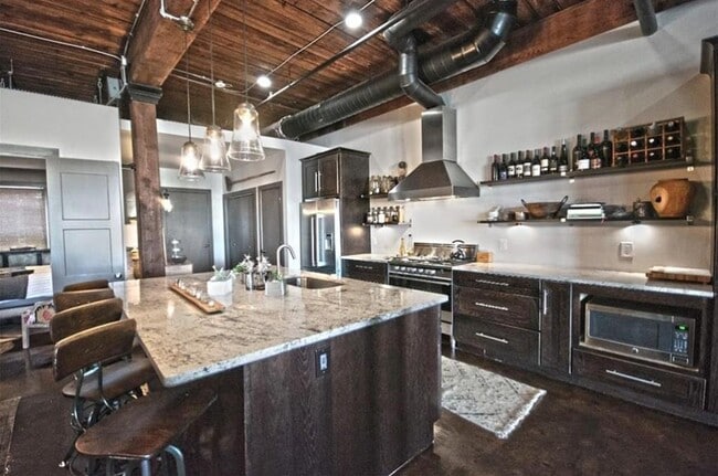 Photo - 320 Peters St SW Unit 10