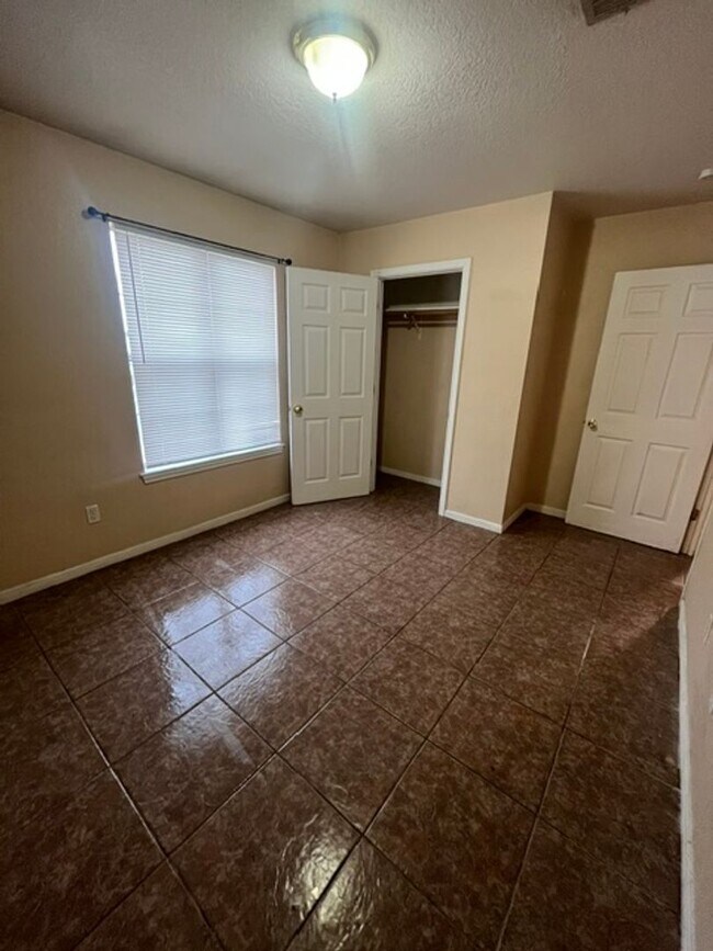 Photo - 3001 Cantabrian Dr Unit D