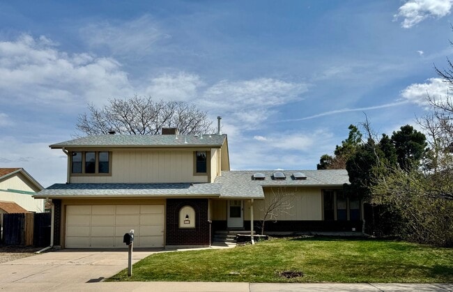 Photo - Beautiful 5 bedroom 2.5 bathroom home available NOW!!!