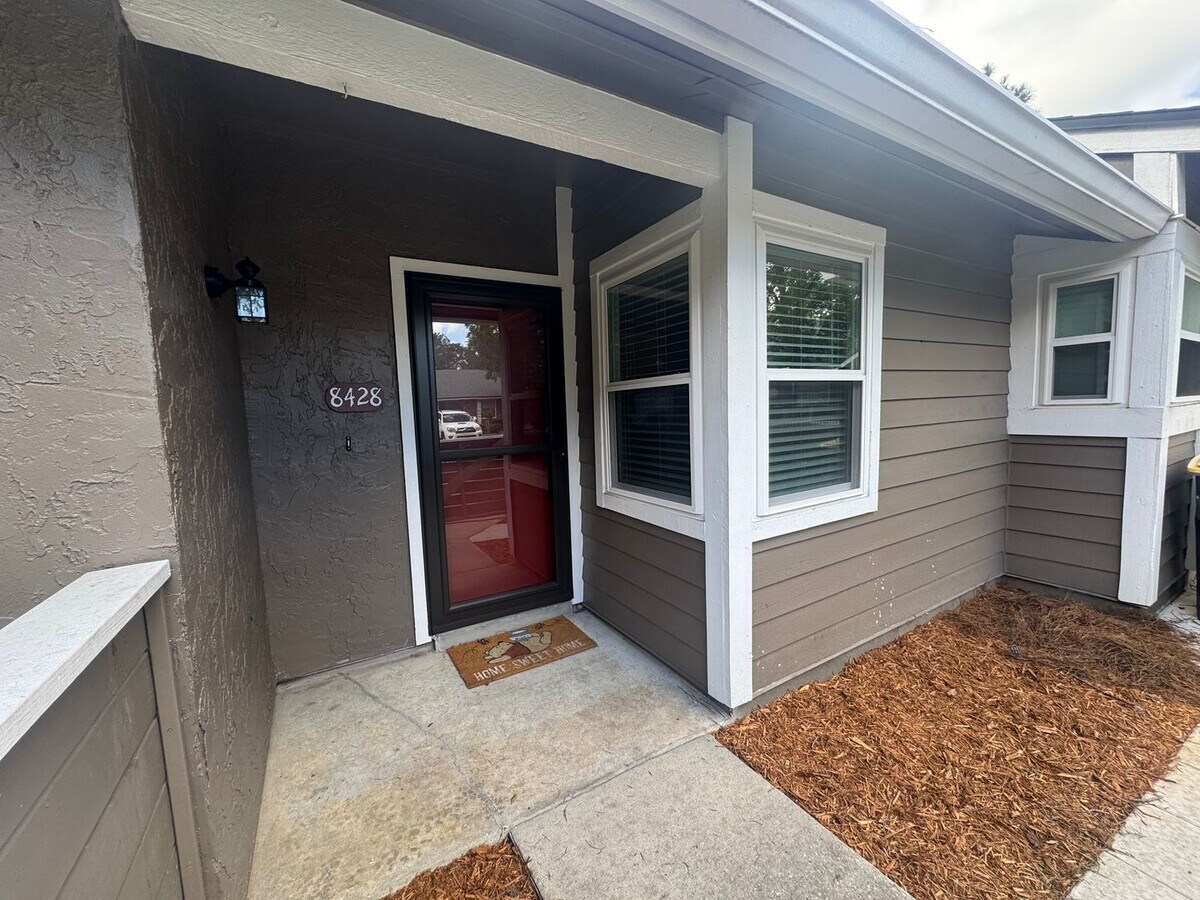 Photo - 8428 Long Meadow Cir N