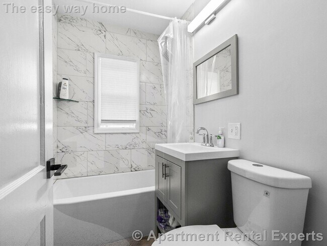 Building Photo - 254 Main St Unit 2 Rental