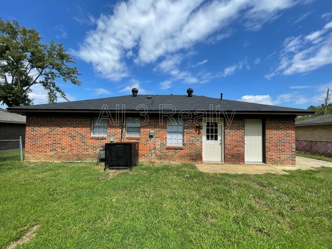 Photo - 3022 Montwood Dr