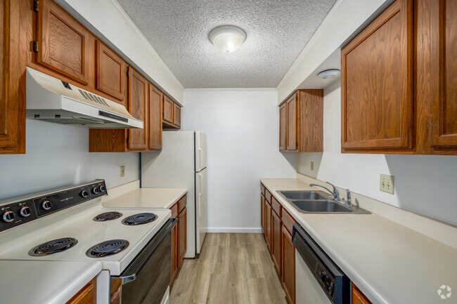 2 habitaciones, 1 baño - 900 pies cuadrados - Cocina - Deer Creek Apartments