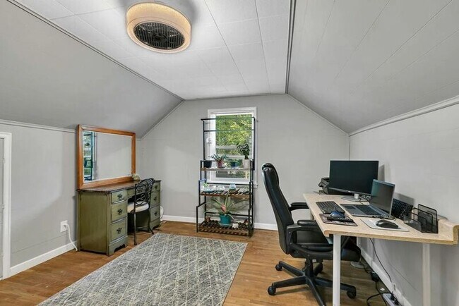 Photo - 401 7th Ave S