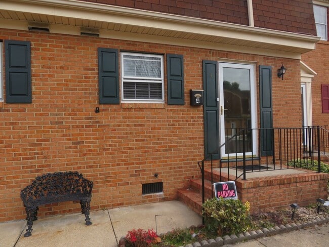 Photo - Woodmere Pointe Condominium-Petersburg