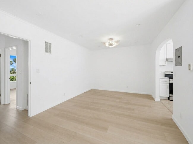 Photo - 337 Rexford Dr Unidad 3