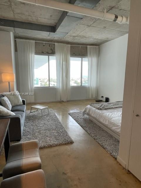 bed 2 - 1000 West Ave Unidad PH32