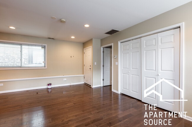 Photo - 1532 N Greenview Ave Unit 1R